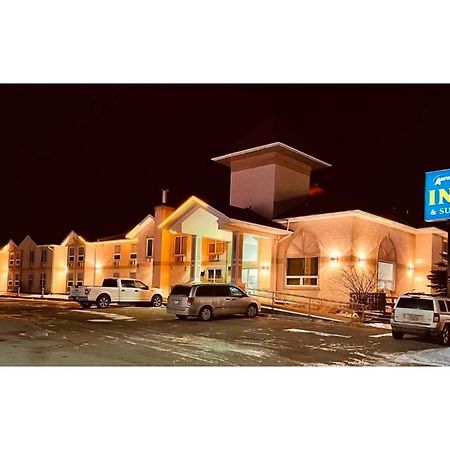 Aurora Park Inn & Suites Dawson Creek Exteriör bild