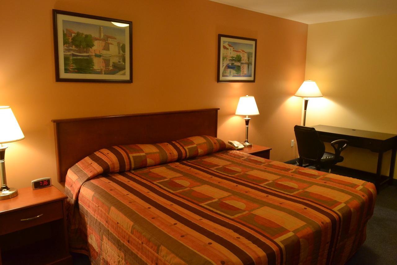 Aurora Park Inn & Suites Dawson Creek Exteriör bild